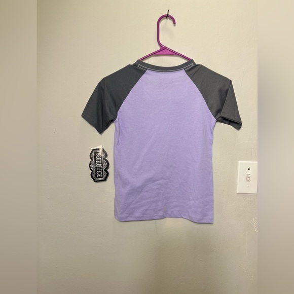 Beetlejuice Boys Medium It's Showtime Purple Shirt Halloween movie,New With Tags - Picture 3 of 4